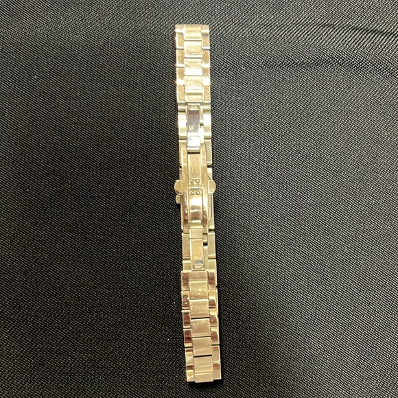 Gucci Diamond Watch Stainless Steel 4600L EUC w boxes & papers extra links - Picture 6 of 14